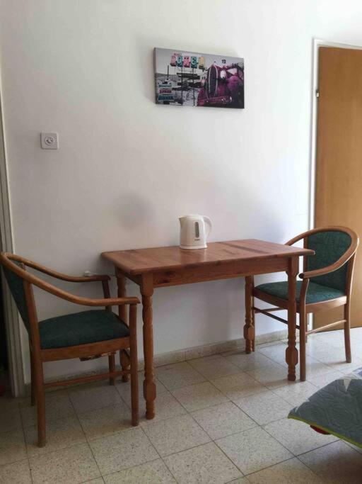 Ferienwohnung The Little Dorm And Beer Arad Exterior foto